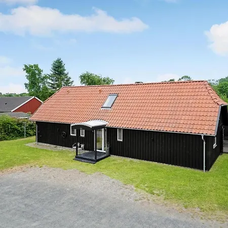 Cozy In Juelsminde With Sauna