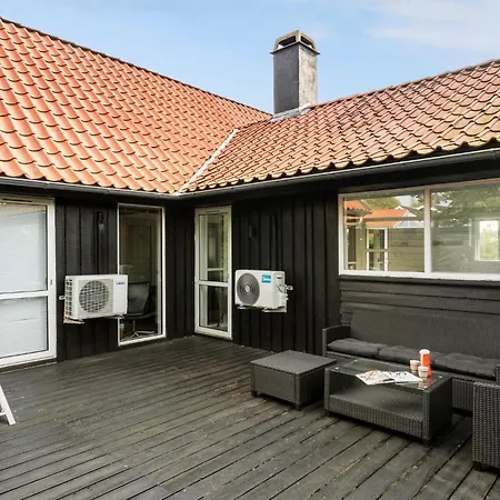 Cozy In Juelsminde With Sauna בית נופש