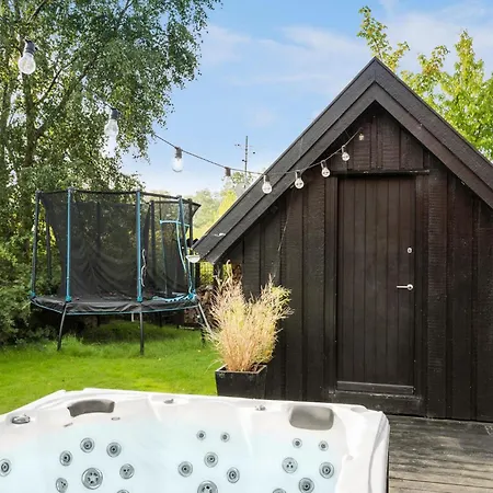 Cozy In Juelsminde With Sauna בית נופש *