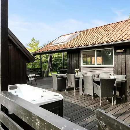 Cozy In Juelsminde With Sauna *