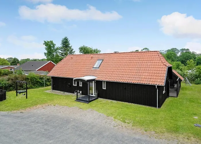 Cozy In Juelsminde With Sauna