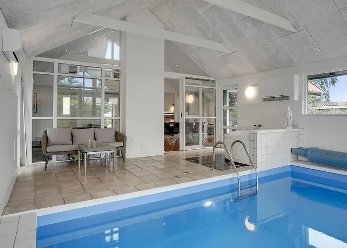 Дом отдыха Cozy In Juelsminde With Sauna *