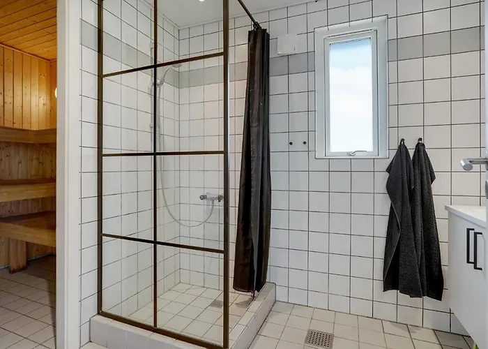 Дом отдыха Cozy In Juelsminde With Sauna