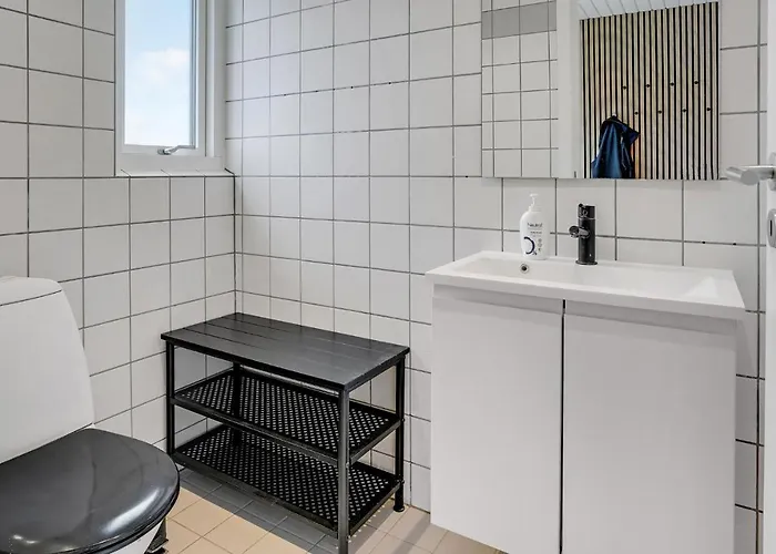 Дом отдыха Cozy In Juelsminde With Sauna