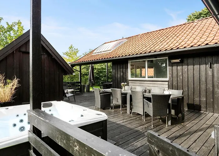 Cozy In Juelsminde With Sauna *